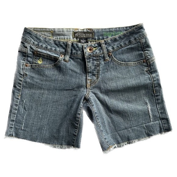Volcom Boyfriend Cut Factory Distressed Medium Wash Denim Jeans Shorts Size 1 - Picture 1 of 4